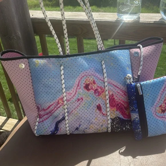 Neoprene, pink and blue title wave beach bag with attached wallet insert - Picture 2 of 9